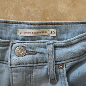 Levi’s 311 Shaping Skinny Capri Jeans Light Blue Wash